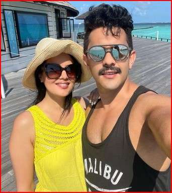 aditya narayan and shweta agarwal