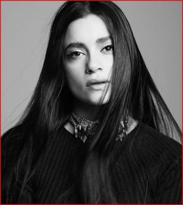 Paulina Gaitán Biography, Age, Biografia, Feet, Weight, Hot Image
