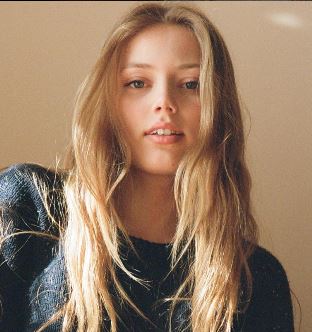 actress grace van dien