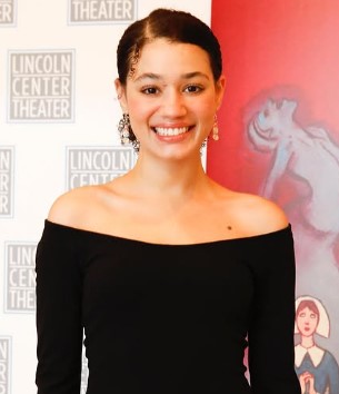 how tall is alicia crowder	