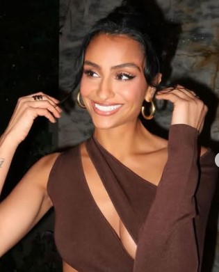 Nazanin Mandi kids