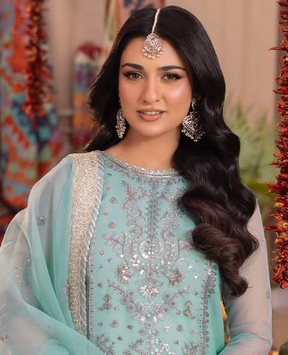 Sarah Khan biography 2025