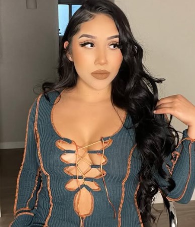 Karen Mendoza biography