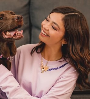 Sarah Hyland love island