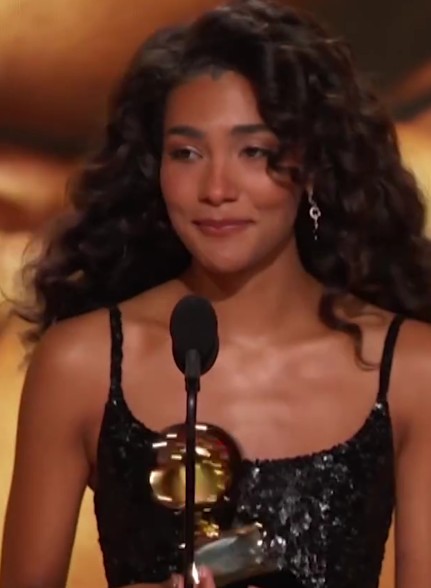 Olivia Dean biography 2026