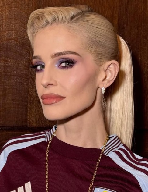 Kelly Osbourne trending news