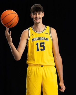 Aday Mara biography 2026